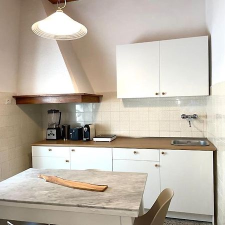Historic Downtown Home By The Sea With King Bed Monterosso al Mare Eksteriør billede