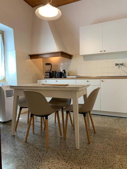 Historic Downtown Home By The Sea With King Bed Monterosso al Mare Eksteriør billede
